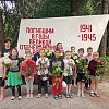 у памятника погибшим